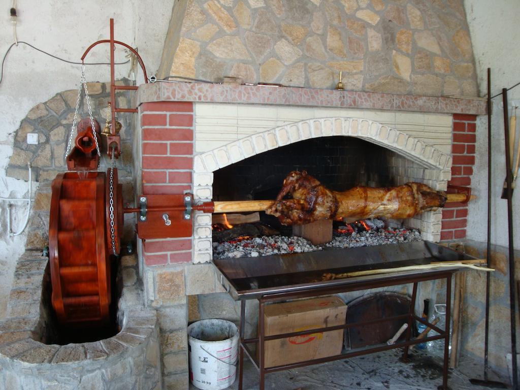 Family Hotel Diana Lyaskovo  Dış mekan fotoğraf